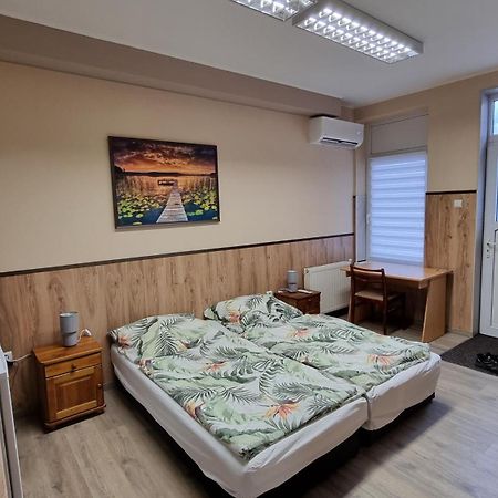 Apartman 1 Hradna 9 Nové Zámky Eksteriør bilde